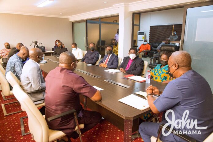 top religious leaders pay a visit to John Mahama's office