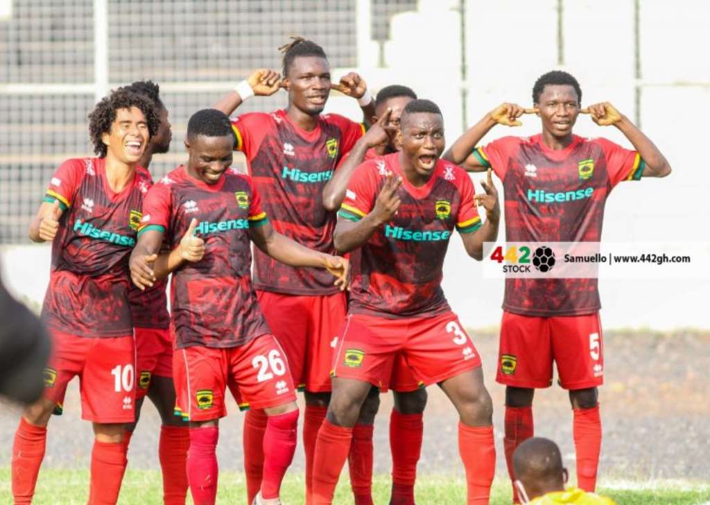 Kumasi Asante Kotoko players celebrate a goal